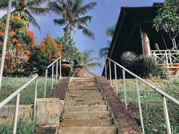 Dijual Villa dan Lahan Outdoor Luas di Sukabumi