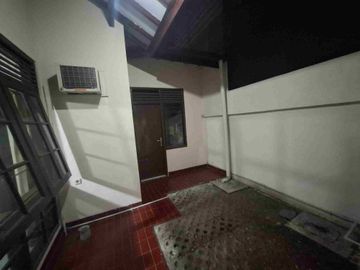 Rumah siap huni, bagus, asri,sangat strategis, dekat toll dan mall