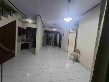Rumah siap huni, bagus, asri,sangat strategis, dekat toll dan mall