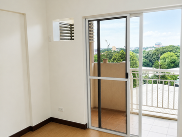 Stellar Place 2 Bedroom Condominium with Parking For Sale in Quezon City