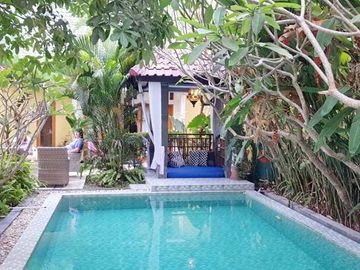 Villa Mewah Full Furnished di Jl. Parangtritis Km.7,5 Sewon Bantul, Dekat Kampus ISI, Ada Kolam Renang, View Sawah