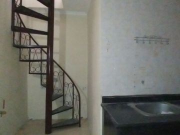 RUMAH CANTIK DI BARUK UTARA - Rungkut Merr  (belakang Excelso) – SIAP HUNI!