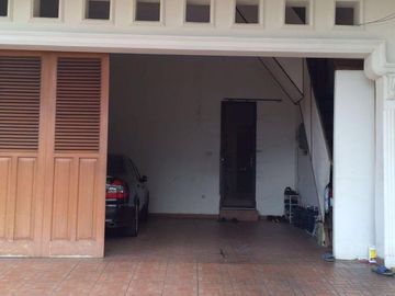 Rare Luxury House Hoek Tebet Jakarta Selatan | 2 Kavling LT 965 m² | 9 Kamar | Potensi Investasi Premium