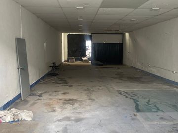 BODEGA EN RENTA DE 310M2 CERCA AV UNIVERSIDAD Y 5 DE FEBRERO