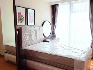 Apartment grand Sungkono lagoon jual 2BR full furnished mewah siap huni surabaya barat