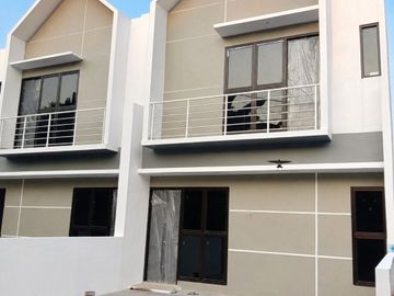 965 Rumah Baru 2 Lt Ready Stock di Jatisampurna Kota Bekasi