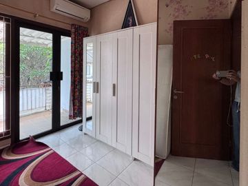 Disewakan Rumah Fully Furnished 3KT di Emerald Bintaro Sektor 9, Tangerang Selatan