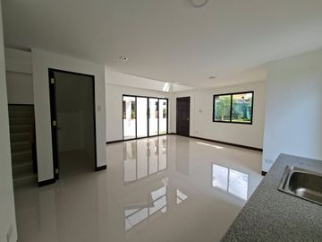 Brand new 5-Bedrooms Single Detached House For Sale in Tayud Consolacion Cebu