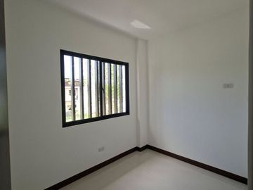 Brand new 5-Bedrooms Single Detached House For Sale in Tayud Consolacion Cebu