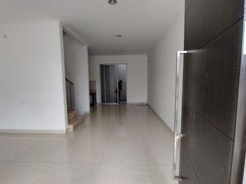 Disewakan Rumah Golf Island Cluster Piano