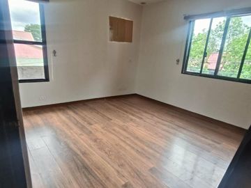 FOR LEASE | TAHANAN VILLAGE, PARAÑAQUE