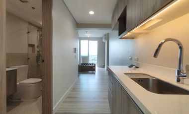 Maple at Verdant Towers 31 sqm studio semi furnished P25k only unit for rent