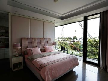 Ss.3872 - Murah !! Dijual Rumah Hook Luas 540 mtr Mewah LUX Ada Pool dan Gym Hadap Timur Selatan di Villa Permata Gading