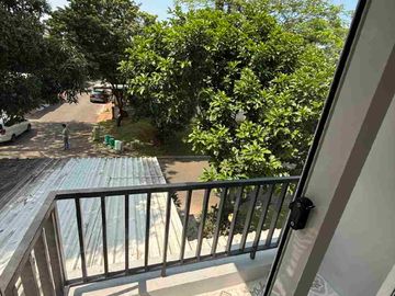 Disewa Cepat Rumah Kamar 3+1 Hadap Taman di Topaz Phg Gading Serpong