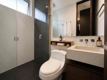 Exclusivo apartaestudio en venta en El Virrey con amplias terrazas privadas