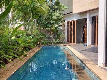 Rumah 2 Lantai Di Mega Kuningan Jakarta Selatan