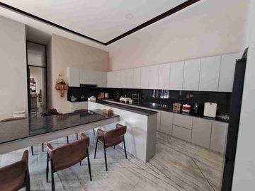 Rumah Hook ARAYA Nieuw Indie Kota Malang