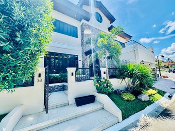 5 Bedrooms Modern 3 Storey Mediterranean House and Lot for Sale in Portofino South