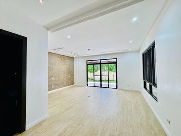 5 Bedrooms Modern 3 Storey Mediterranean House and Lot for Sale in Portofino South