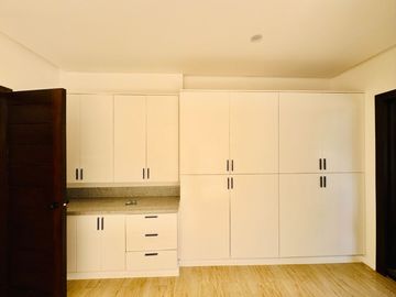 5 Bedrooms Modern 3 Storey Mediterranean House and Lot for Sale in Portofino South