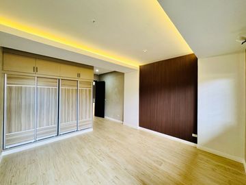 5 Bedrooms Modern 3 Storey Mediterranean House and Lot for Sale in Portofino South