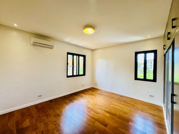 5 Bedrooms Modern 3 Storey Mediterranean House and Lot for Sale in Portofino South