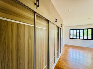 5 Bedrooms Modern 3 Storey Mediterranean House and Lot for Sale in Portofino South