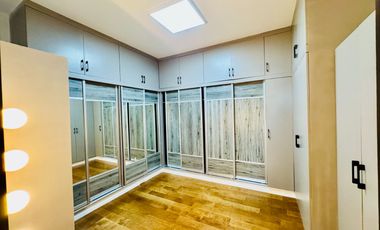 5 Bedrooms Modern 3 Storey Mediterranean House and Lot for Sale in Portofino South