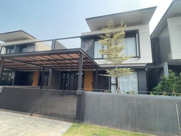 Dijual Rumah Nyaman Asri Full Furnishedap Huni Lokasi di Kota Baru Parahyangan Tatar Nayapati Bandung
