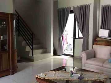 Dijual 2 unit Rumah Gandeng Full Furnished Dalam Cluster Burgundy Summarecon Bekasi