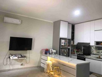Dijual 2 unit Rumah Gandeng Full Furnished Dalam Cluster Burgundy Summarecon Bekasi