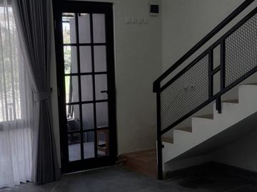 Buahbatu rumah dijual murah bangunan baru harga lama dkt STT TELKOM, nego!