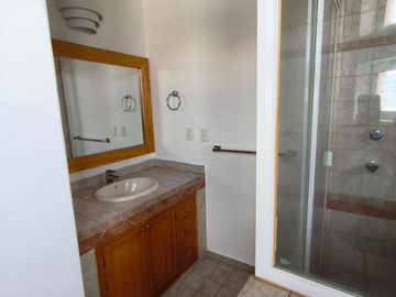 VENTA DE BONITA CASA EN LOMAS DE VALLE ESCONDIDO