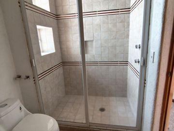 VENTA DE BONITA CASA EN LOMAS DE VALLE ESCONDIDO