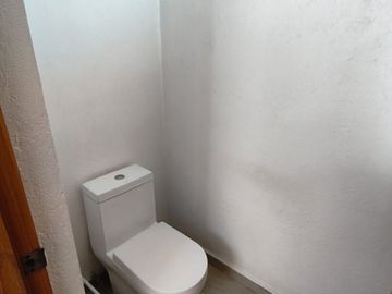 VENTA DE BONITA CASA EN LOMAS DE VALLE ESCONDIDO