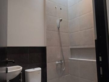 Dijual Rumah Baru 2 Lantai Minimalis Dekat Kampus ITS Di Dharmahusada Mas, Surabaya TImur