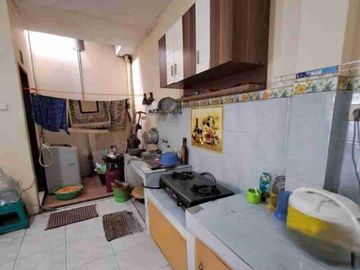 Rumah dengan Keamanan Baik di Cluster Pasadena, Modernland