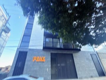 RENTA DE LOFT AMUEBLADO NUEVO FRENTE A LA SALLE