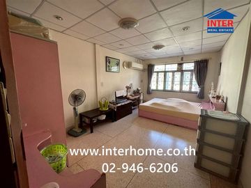 Commercial building, 3 floors, 17 sq m, commercial building, Soi Charansanitwong 26, Charansanitwong Road, Itsaraphap Road, Bangkok Noi District. Bang