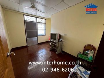 Commercial building, 3 floors, 17 sq m, commercial building, Soi Charansanitwong 26, Charansanitwong Road, Itsaraphap Road, Bangkok Noi District. Bang