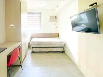 5-Storey Commercial Building for Sale with an Elevator in San Lorenzo, Makati City