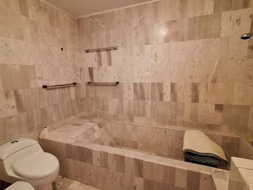 CASA EN VENTA EN MORELIA, COL. NUEVA CHAPULTEPEC