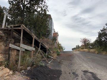 Terreno en Venta en Altozano, Morelia | Con muro de contención y proyecto arquitectónico 📍 Excelente ubicación, cerca del Colegio Greenewick