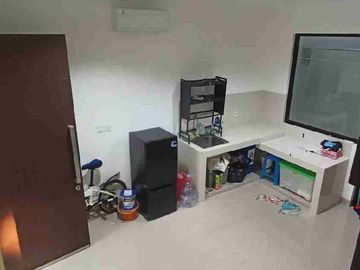 DISEWAKAN RUMAH MILENIAL 4,5X10 SEMI FURNISH PIK2 EXTENSION
