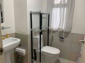 SENTA TOWER 1 BR  FOR RENT 70k 56sqm CORNER UNIT