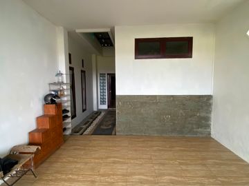 Rumah 2 Lantai Mewah dengan View Spectacular Pantai & Sawah (Halaman Luas 4 Are)