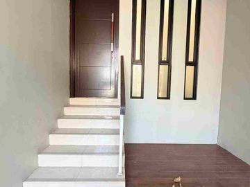 Dijual Rumah Mewah Siap Huni Di Kebayoran Villas Sektor
7 Bintaro