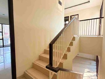 Dijual Rumah Mewah Siap Huni Di Kebayoran Villas Sektor
7 Bintaro