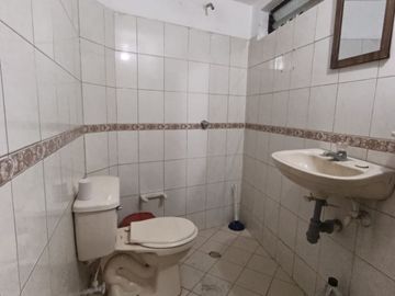 Arriendo Local avenida 33 laureles