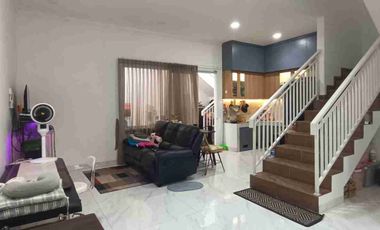 Dijual Rumah Full Furnised di Puri Sriwedari Cibubur dekat Stasiun LRT Harjamukti